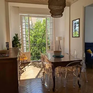 amazing-2-bedroom-apartment-in-nice-near-the-beach.fr-provencehotel.com/
