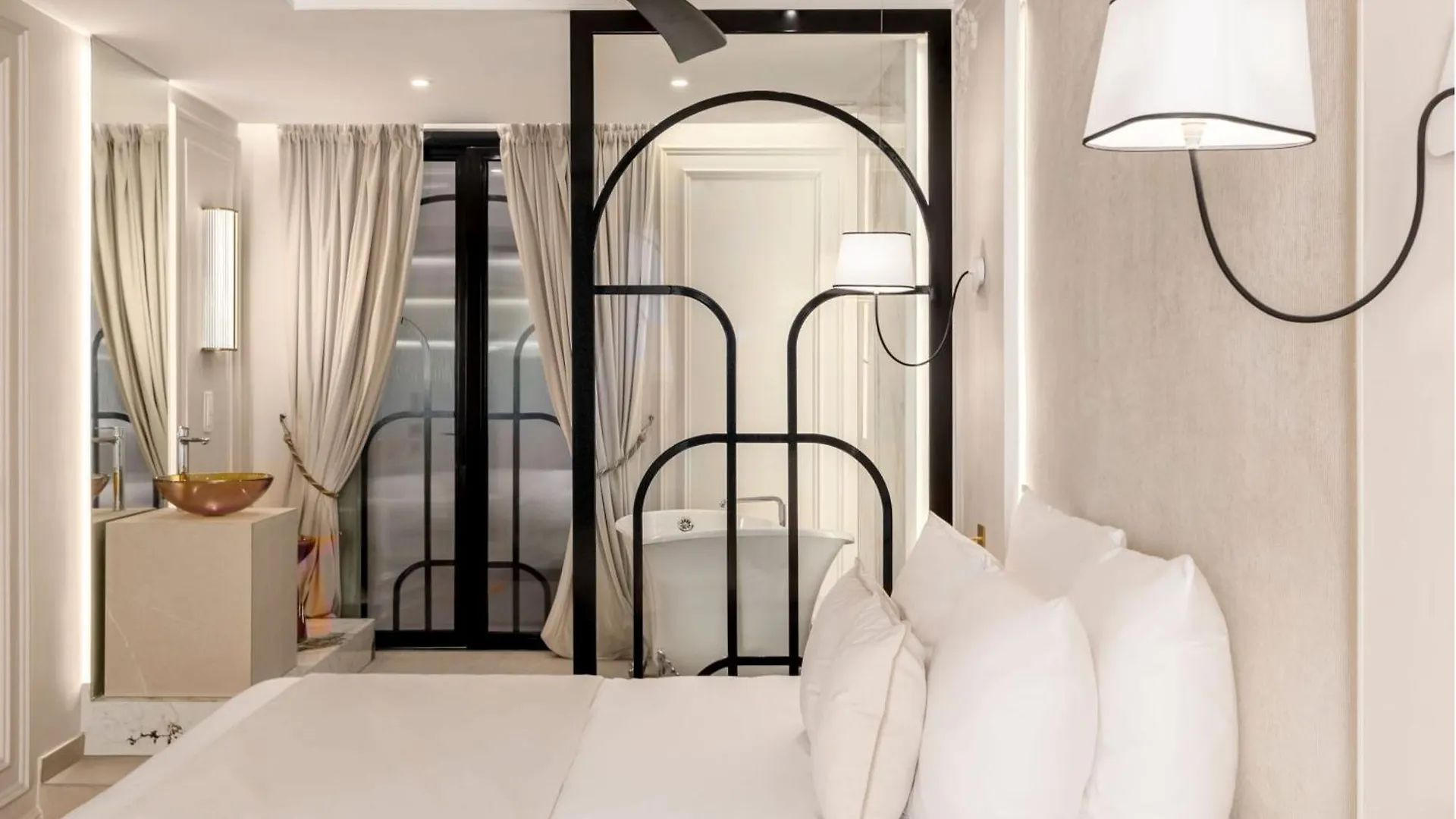 Merveil - Signature Suite -Tour Eiffel- Grenelle I Paris 0*,  France